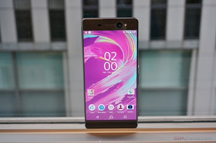 Là một thiết bị có màn hình lớn, thời lượng sử dụng của XA Ultra cũng được Sony quảng cáo khá nhiều. Nó có thể đủ cho chúng ta sử dụng trong vòng 2 ngày. Và Sony cũng tuyên bố rằng với công nghệ sạc nhanh mới trên sản phẩm, chúng ta sẽ có khoảng 5,5 giờ sử dụng chỉ với 10 phút sạc.