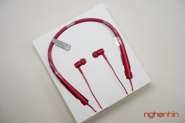 Tai nghe Sony h.ear in MDR-EX750BT hiện đang được phân phối tại Mainguyen với mức giá 4.490.000 VNĐ.