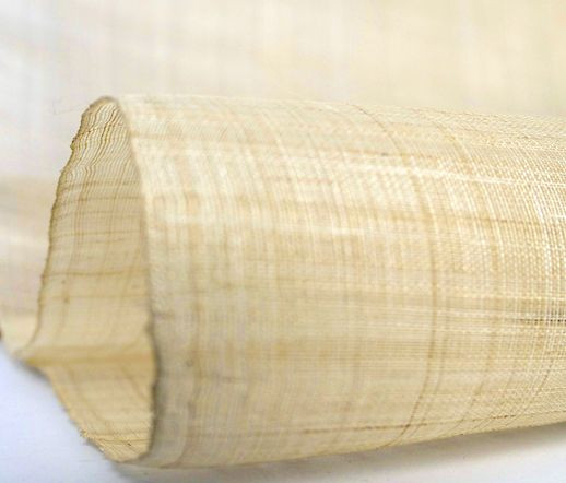 Trong sách Ngô Lục, học giả Trương Bột dành những “lời có cánh” cho vải tơ chuối: “loại vải mịn như lượt là, mặc vào mùa nực thì mát lắm”.