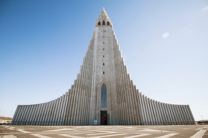 Nhà thờ được đặt theo tên của vị mục sư, nhà thơ vĩ đại người Iceland Hallgrimur Petersson, với tác phẩm nổi tiếng Những bài thánh ca của niềm đam mê (Hymns of the Passion). Ảnh: TripSavvy.
