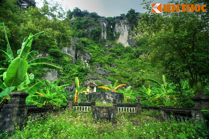 Lê Đại Hành (Lê Hoàn, 941 – 1005) là vị vua sáng lập nhà Tiền Lê, đồng thời là người lãnh đạo quân dân Việt đánh tan quân Tống năm 980. Lăng mộ ông nằm dưới chân núi Mã Yên, thuộc quần thể di tích cố đô Hoa Lư, Ninh Bình.