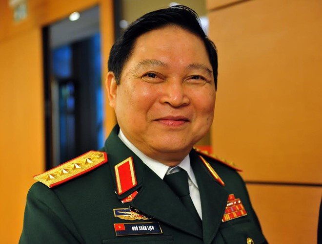 14. Đại tướng Ngô Xuân Lịch (năm sinh: 1954). Năm thụ phong: 2015. Quê quán: Hà Nam. Chức vụ cao nhất: Chủ nhiệm Tổng cục Chính trị (2011-2016). Bộ trưởng Bộ Quốc phòng (2016). Chức vụ cao nhất trong Đảng Cộng sản Việt Nam: Bí thư Trung ương Đảng (2011-2016). Ủy viên Bộ Chính trị (2016). Ảnh: Zing.vn