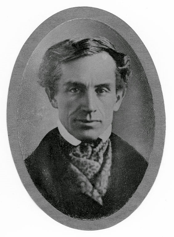 Lịch sử máy Morse gắn với tên tuổi nhà phát minh Samuel Finley Breese Morse. Sinh năm 1791 tại Charlestown, Massachusetts, Mỹ, Samuel Morse theo học Đại học Yale, nơi mà ông đã dành sự quan tâm của mình cho nghệ thuật và kỹ thuật điện.