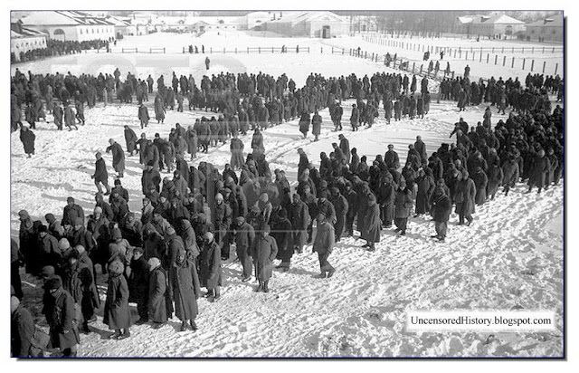 Hơn 14 vạn sĩ quan và lính Đức bỏ mạng trong những ngày cuối tại Stalingrad. Quân đội Xô viết đã bắt được 150.000 tù binh trong chiến dịch phản công thắng lợi, gồm cả Thống chế Paulus.