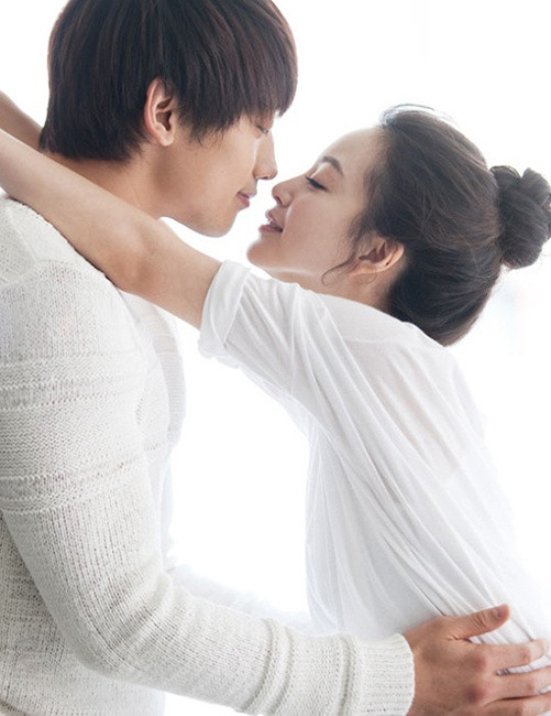 Thời gian trước, tài tử 37 tuổi từng thừa nhận anh không muốn nhắc nhiều tới Kim Tae Hee nhưng vẫn hết mực yêu thương cô. “Tôi không bao giờ nói không đề cập đến Kim Tae Hee. Tôi muốn tách bạch giữa chuyện gia đình và công việc. Vì thế, tôi càng cần cẩn thận hơn nữa. Quan trọng là dù tôi có hành xử thế nào, tôi vẫn yêu vợ tôi và tôn trọng cô ấy vô điều kiện", Bi Rain chia sẻ.