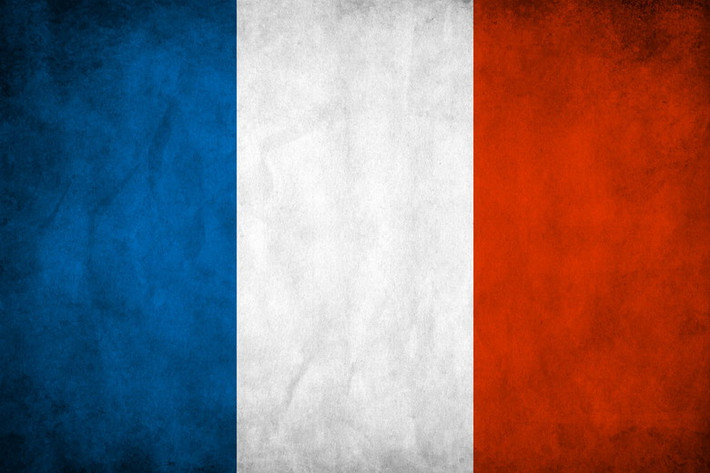 Quốc khánh nước Pháp là ngày 14/7/1789, khi những người dân Paris nổi dậy, đánh chiếm nhà tù Bastille, một biểu tượng của quyền lực phong kiến. Đây là sự kiện mở màn của cuộc Cách mạng Pháp, lật đổ chế độ quân chủ và các thể chế liên quan, đánh dấu một sự thay đổi vĩnh viễn trong lịch sử Pháp cũng như thế giới.