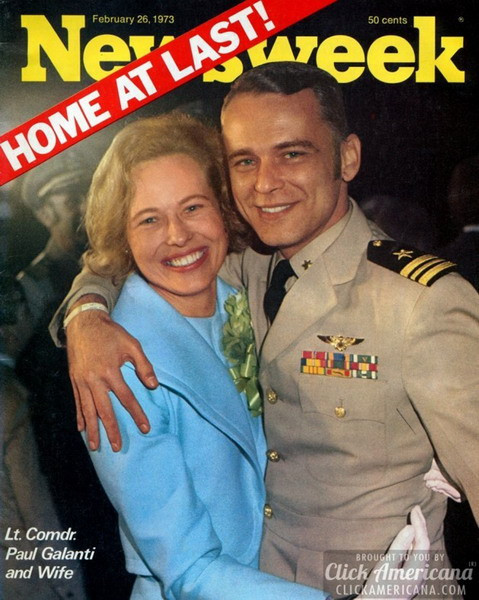 Trang bìa tạp chí Newsweek số ra ngày 26/02/1973 thể hiện niềm hân hoan trước việc lính Mỹ rút về nước sau hiệp định Paris qua tiêu đề "Cuối cùng cũng về nhà!" và hình ảnh sĩ quan hải quân Mỹ Paul Galanti gặp lại vợ sau khi trở về từ Việt Nam.