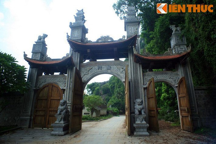Còn đây là cặp sư tử ở cổng phía Nam.
