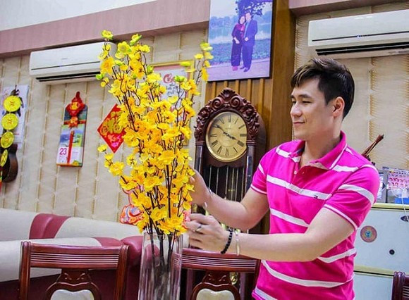 Ngoài căn nhà ở trung tâm TP.HCM, Khánh Phương còn có một căn nhà ở quận 5 và ở Hà Nội để anh tiện sinh sống khi ra ngoài Bắc lưu diễn.