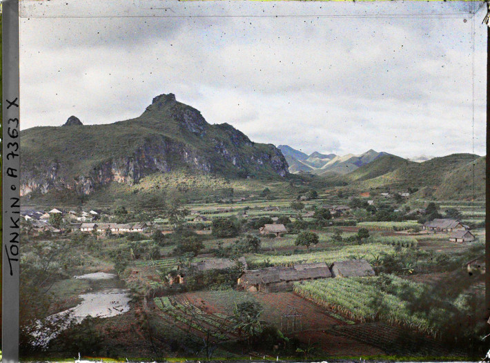 Thị trấn Đồng Đăng nhìn từ pháo đài Đồng Đăng, Lạng Sơn năm 1915.