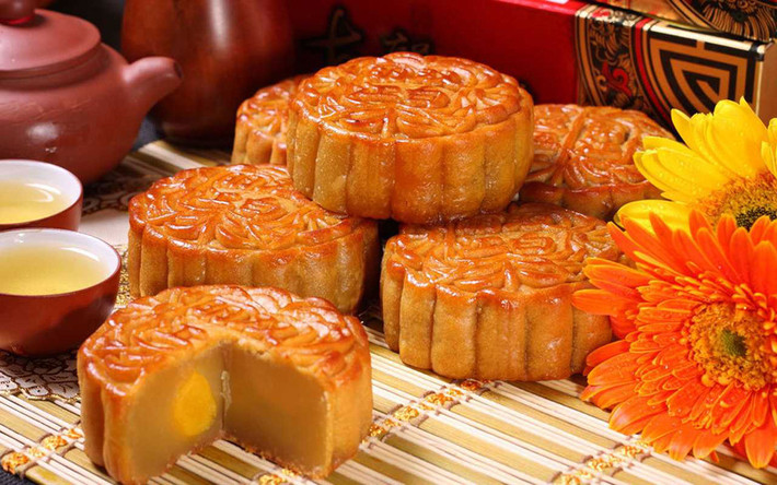 Trung Quốc: Đối với người Trung Quốc, Trung thu là Tết đoàn viên, là dịp để mọi người trong gia đình sum họp. Do đó, loại bánh sử dụng trong dịp này thường là bánh nướng có hình tròn. Trên bánh, họa tiết có thể có hoặc không. Ảnh: Tuku.cn.