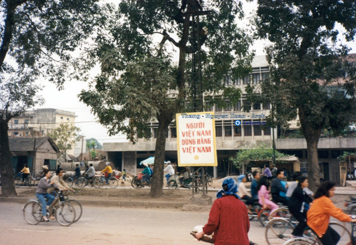 Giao thông trên phố Giảng Võ.