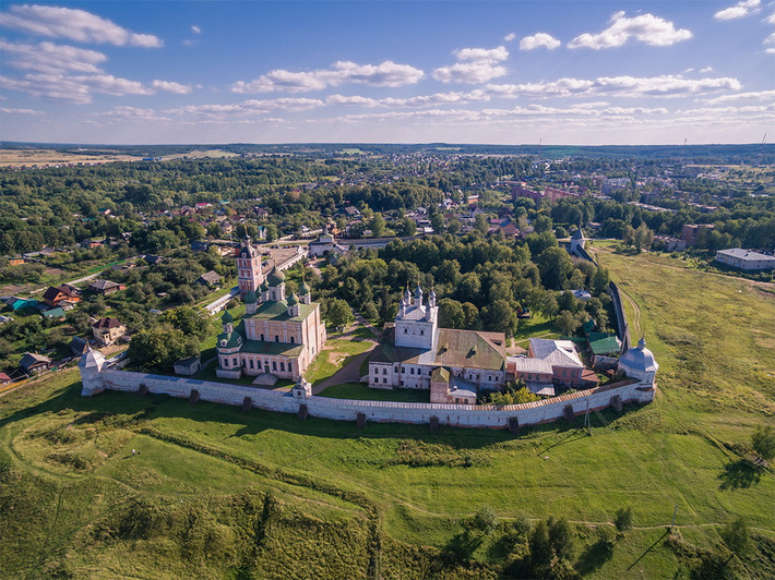 3. Pereslavl-Zalesky. Nằm cách Sergiev Posad 71 km, Pereslavl-Zalesky được mệnh danh là thị trấn đẹp nhất trong Vành đai vàng. Nơi đây có 6 quần thể kiến trúc tu viện và 9 nhà thờ cổ. Ảnh: Pereslavl Zalesky.