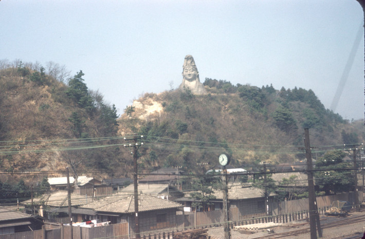 Tượng Bồ Tát ở chùa Đại Thuyền Quan Âm Tự (Ōfuna Kannon-ji), thành phố Kamakura, tỉnh Kanagawa.