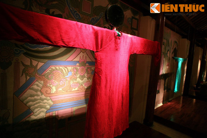 Áo dài năm thân xuất hiện từ đầu thế kỷ 19.