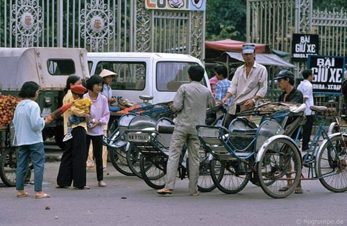 Đội quân xích lô đóng vai trò quan trọng trong giao thông thành phố thời gian này.