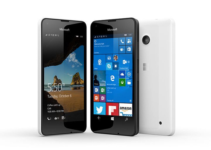 Lumia 550: smartphone giá rất rẻ. Bên cạnh hai mẫu cao cấp, Microsoft cũng lặng lẽ giới thiệu sản phẩm giá rẻ Lumia 550. Thiết bị này có màn hình 5 inch cùng với vi xử lý lõi tứ, camera sau 5MP và là sản phẩm định hướng thay thế Lumia 640 và 640 XL. Máy sẽ bán ra trong tháng 12 với giá công bố là 139 USD.