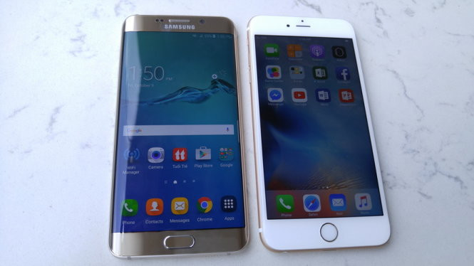 Galaxy S6 Edge+ (trái) với màn hình Super AMOLED 5,7-inch cong tràn hai cạnh bên, độ phân giải Quad HD (2560 x1440 pixel, 518ppi) và iPhone 6S Plus (phải) màn hình IPS 5,5-inch Retina Display (1920 x 1080 pixel, 401ppi) - Ảnh: Thanh Trực