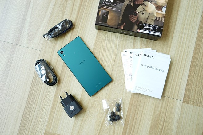 Ra mắt tháng trước, điện thoại Sony Xperia Z5 nay đã có mặt tại Việt Nam. Máy chuẩn bị lên kệ với giá 16,99 triệu đồng.