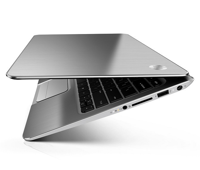 Laptop HP Envy 13 sẽ có nhiều lựa chọn vi xử lý như Core i3, Core i5 hoặc Core i7 Skylake, RAM tối đa 8 GB và ổ SSD 512 GB.