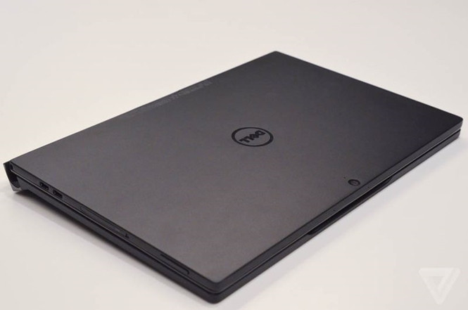 Bên trong XPS 12 là chip Core M5 mới nhất của Intel. Hiện tại số thiết bị dùng chip Skylake Core M là chưa nhiều, tuy nhiên, theo thử nghiệm thì XPS 12 không bị chậm hay giật lag.