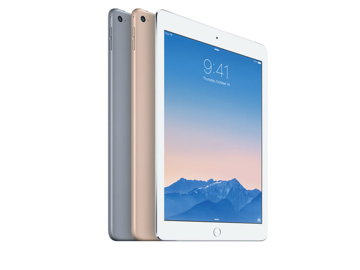 iPad Air 2. iPad Air 2 có kích thước giống với “đàn anh” iPad Air. Điểm khác biệt là nó chỉ dày 6,1mm, trọng lượng 444g. iPad Air thế hệ 2 sử dụng vi xử lý A8X với 3 nhân, xung nhịp 1,5 GHz, RAM 2GB, GPU PowerVR GX6650. Máy được cài sẵn hệ điều hành iOS 8.1, có thể nâng cấp lên iOS 9.0.2. Các thông số kỹ thuật khác của iPad Air 2 tương tự như iPad Mini 4. Chiếc tablet này cũng có 3 lựa chọn về màu sắc gồm bạc, xám và vàng. Giá khởi điểm của nó là 399 USD (8,89 triệu đồng).