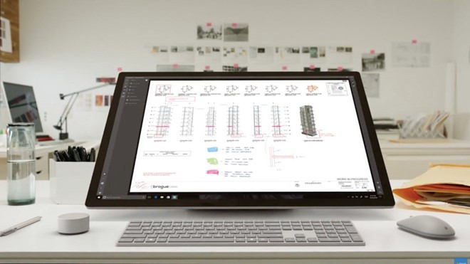 Microsoft cho biết chỉ sản xuất số lượng giới hạn sản phẩm này, các mức giá để sở hữu lần lượt ở mức 2.999, 3.499 và 4.199 USD tùy phiên bản.