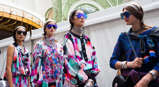 Show diễn có sự góp mặt của nhiều "nàng thơ" vốn gắn liền với Chanel, từ Lindsey Wixon, Soo Joo Park, Edie Campbell cho đến những người mẫu nổi bật hiện nay như Taylor Hill, Jasmine Tookes...
