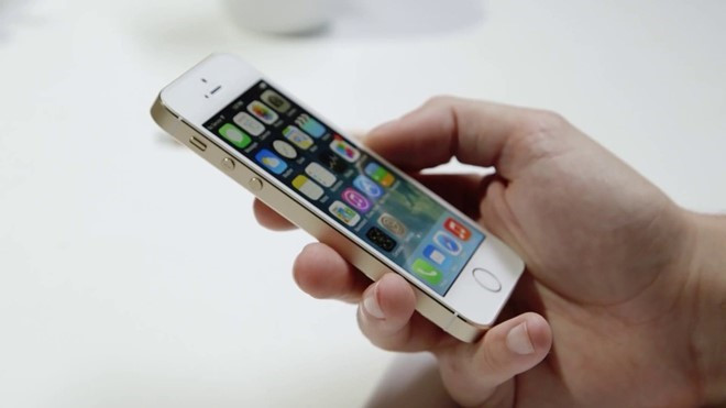 Không phải ai cũng sẵn sàng mua một chiếc smartphone đời cổ như iPhone 5S. Tuy nhiên, nếu kiểu dáng nhỏ gọn, thao tác đơn giản và độ ổn định cao, giá mềm là ưu tiên của người dùng thì 5S xứng đáng là lựa chọn hàng đầu. Từng có thời điểm giá iPhone 5S giảm xuống mức 4 triệu nhưng hiện tại, nó được bán xấp xỉ mức 4,5 triệu đồng.