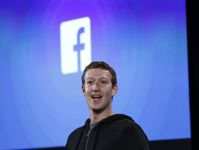 3. Mark Zuckerberg (Facebook - tài sản ròng: 46,2 tỷ USD). Năm 2010, The Social Network - bộ phim về cuộc đời của Mark và sự ra đời của mạng xã hội lớn nhất hành tinh Facebook đã gây sốt trong một thời gian dài. Hiện Mark đã bước sang tuổi 31, có vợ là Priscilla Chan, cùng cô con gái Max. Zuckerberg hứa sẽ dành 99% tài sản của họ để phục vụ cộng đồng thông qua các hoạt động tình nguyện.