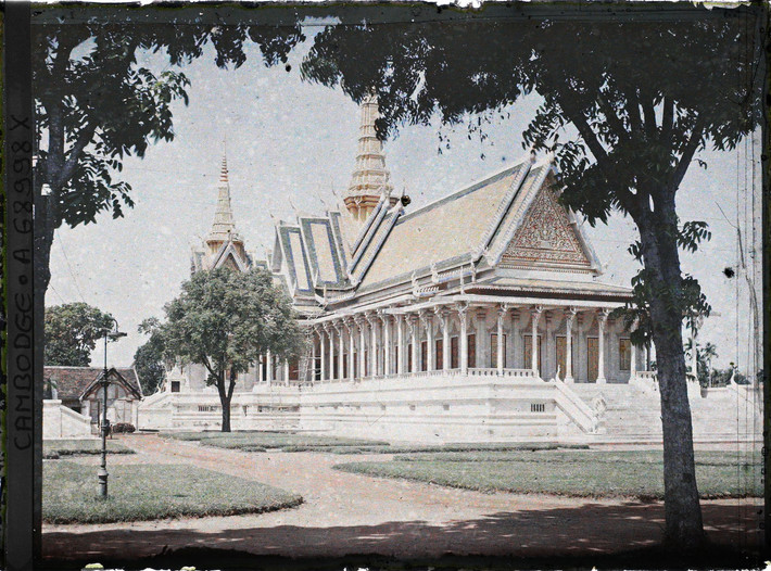 Góc nhìn khác về phòng khánh tiết.