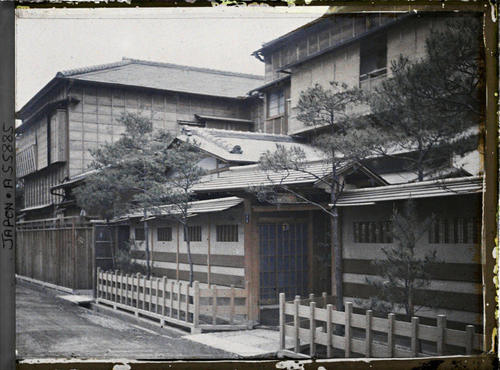Khu dân cư ở Asakusa.