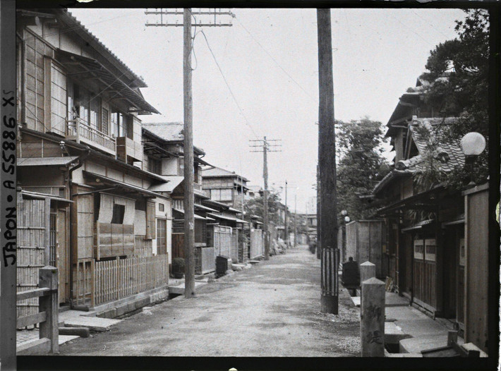 Khu dân cư ở Asakusa.