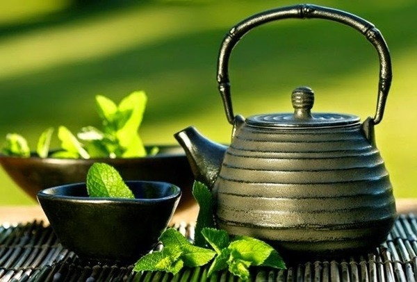 Trà xanh, nhân trần, nước vối... là các loại đồ uống giải nhiệt không thể thiếu trong ngày hè nóng bức của các bậc tiền nhân. Ảnh: Giadinh.tv.