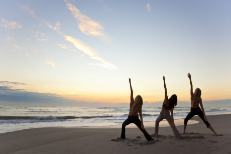 Giáo viên dạy Yoga: Bộ môn quốc tế hướng con người đến cuộc sống khỏe và lành mạnh. Giảng dạy Yoga có thể là cơ hội giúp bạn đi ra ngoài biên giới lãnh thổ quốc gia.