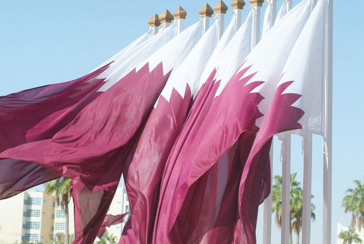 2. Quốc kỳ tỉ lệ 11:28. Quốc kỳ Qatar có tỉ lệ chiều cao trên chiều rộng là 11/28. Đây là quốc kỳ duy nhất trên thế giới có kích thước chiều rộng gấp hơn hai lần chiều cao. Ảnh: Marhaba Qatar.