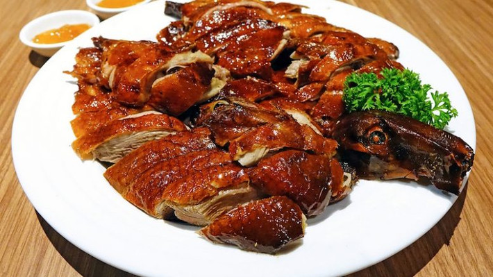 Trong suốt dịp lễ Vu Lan, thịt vịt sẽ xuất hiện thường trực trên mâm cơm của các gia đình ở Liễu Châu. Ảnh: ChinaRetailNews.com.
