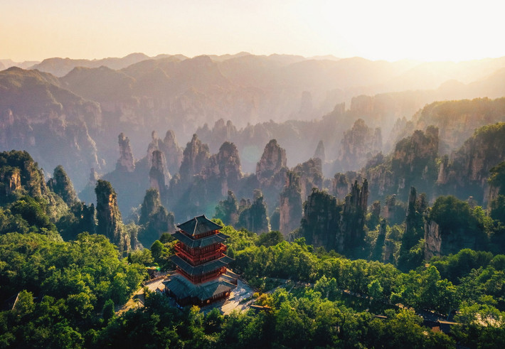 Vào năm 1992, Khu thắng cảnh Vũ Lăng Nguyên với núi Thiên Tử là điểm nhấn nổi bật đã trở thành Di sản thiên nhiên thế giới của UNESCO. Ảnh: Reddit.