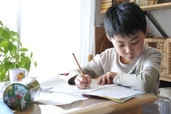 Thành công trong học tập không chỉ thể hiện sự nỗ lực, trí tuệ của cá nhân mà còn mang lại cảm giác vinh dự, tự hào cho gia đình.