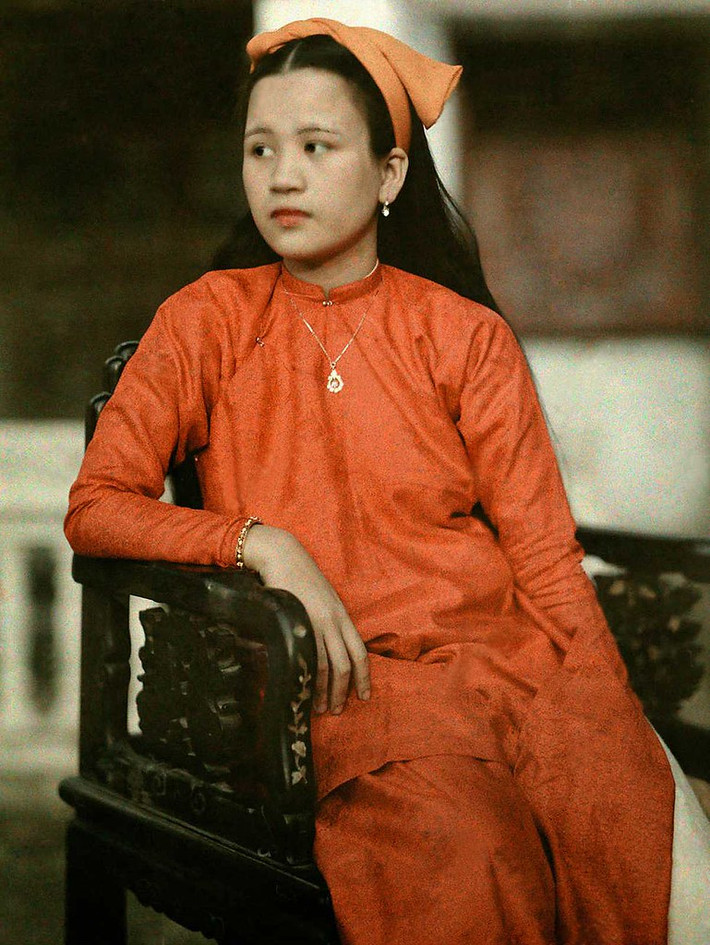Cô Nguyễn Thị Cẩm Hà, con gái của Công chúa Mỹ Lương. Ảnh: W. Robert Moore / National Geographic Society / Corbis