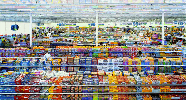 Bức ảnh "99 Cent II, Diptych" chụp năm 2001 của nhiếp ảnh gia Đức Andreas Gursky đã được doanh nhân người Ukraina Victor Pinchuk mua lại năm 2007 với giá 3.346.456 USD. Andreas Gursky chính là người có bức ảnh Rhine II được bán với giá 4.338.500 USD. Bức ảnh trông khá "đơn điệu" này đã được xỷ lý vi tính để bỏ bớt những chi tiết không cần thiết.