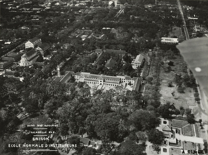 Toàn cảnh trường Sư phạm Thực hành nhìn từ máy bay, khoảng năm 1930.