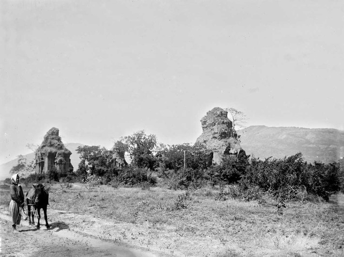 Di tích tháp Hòa Lai, phía Bắc Phan Rang.