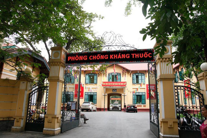 Sau Cách mạng Tháng Tám, chính quyền mới đổi tên Bệnh viện Yersin thành Bệnh viện Phủ Doãn. Ngày 18/9/1961, Bệnh viện Phủ Doãn được đổi tên thành Bệnh viện Hữu nghị Việt Nam - CHDC Đức, dựa trên sự hợp tác y tế giữa Việt Nam Dân chủ Cộng hòa và Cộng hòa Dân chủ Đức (Đông Đức cũ). Ảnh: Dân Việt.