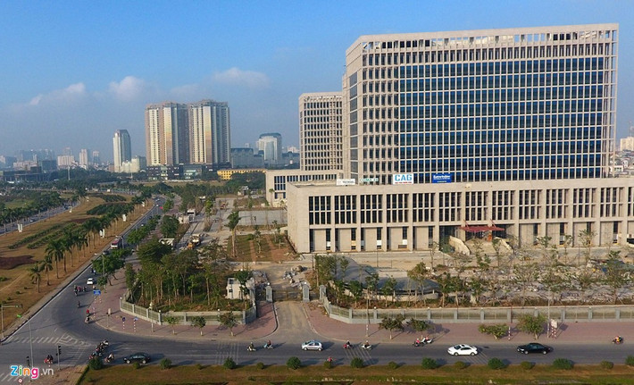 Dự án do hai Công ty của Hàn Quốc làm tư vấn thiết kế, tư vấn giám sát, quản lý dự án. Công ty Cổ phần Lilama Hà Nội (Tổng công ty Lắp máy Việt Nam) cùng liên danh các nhà thầu xây dựng gia công chế tạo, lắp đặt toàn bộ kết cấu thép 3 tòa nhà chính.Trụ sở mới của Bộ Ngoại giao Việt Nam sau khi khánh thành sẽ trở thành công trình có công năng hiện đại, tiện dụng, tiết kiệm năng lượng, thân thiện với môi trường, có kiến trúc đẹp và mang bản sắc văn hóa dân tộc, xứng đáng là trụ sở của cơ quan đầu não về đối ngoại của Việt Nam thời kỳ đổi mới và phát triển.
