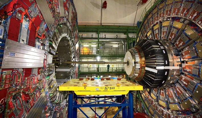 11. LHC và vũ trụ sơ khai. LHC giúp mô phỏng các điều kiện trong vũ trụ sơ khai, ngay sau vụ Big Bang, khi các hạt cơ bản hình thành và tạo ra vật chất. Ảnh: Pinterest.