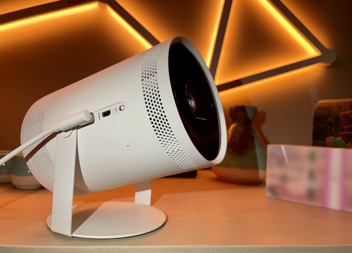 5. Độ phân giải Full HD sắc nét. Freestyle Gen 2 hỗ trợ độ phân giải Full HD (1920x1080), mang đến chất lượng hình ảnh rõ nét và sống động. Ảnh: Newsweek.