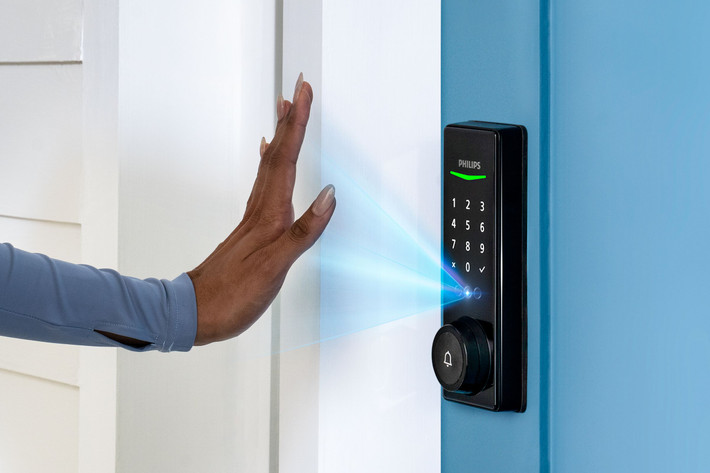 1. Công nghệ nhận dạng lòng bàn tay tiên tiến. Dòng khóa thông minh của Philips sử dụng công nghệ nhận dạng lòng bàn tay với cảm biến quang học và sinh trắc học, phân tích các đường vân và tĩnh mạch độc nhất. Ảnh: The Verge.