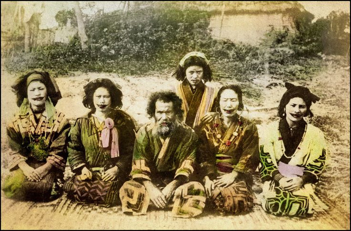 14. Ảnh hưởng đối với nền văn hóa Nhật Bản. Văn minh Jomon có ảnh hưởng sâu sắc đến sự phát triển sau này của nền văn hóa Nhật Bản, đặc biệt là trong lĩnh vực nghệ thuật gốm và tín ngưỡng. Ảnh: Pinterest.
