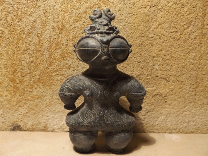 13. Thực hành tôn giáo. Người Jomon có thể đã thực hành các nghi lễ tôn giáo và tín ngưỡng gắn với thiên nhiên, với các biểu tượng như dogū và những hiện vật có tính thần thoại. Ảnh: Pinterest.